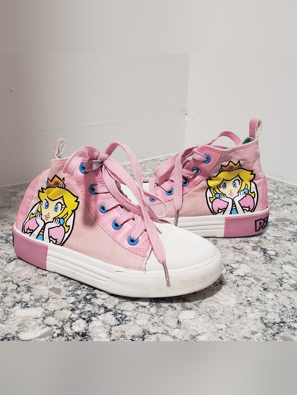 Nintendo Super Mario Princess Peach High Top Sneakers Size 2